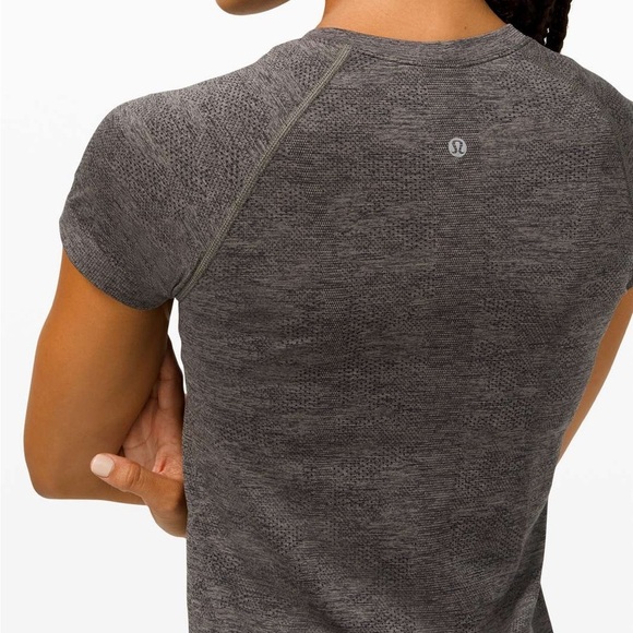 Lululemon Swiftly Tech Short Sleeve 2.0 Sage Size 6 - Picture 2 of 7
